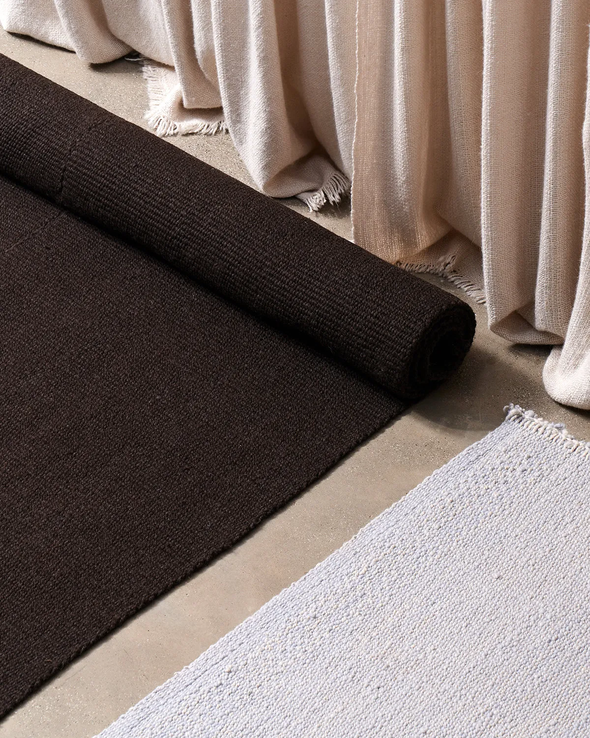 Awanay Onyx Black Carded Wool Rug