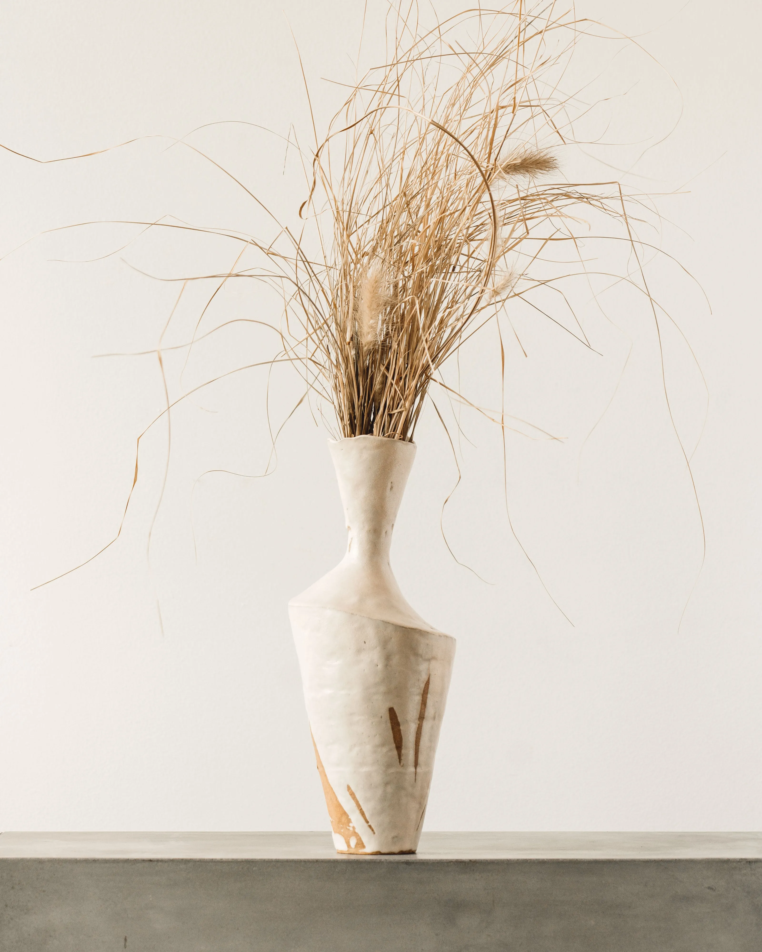 Ayame Bullock Cream Vase