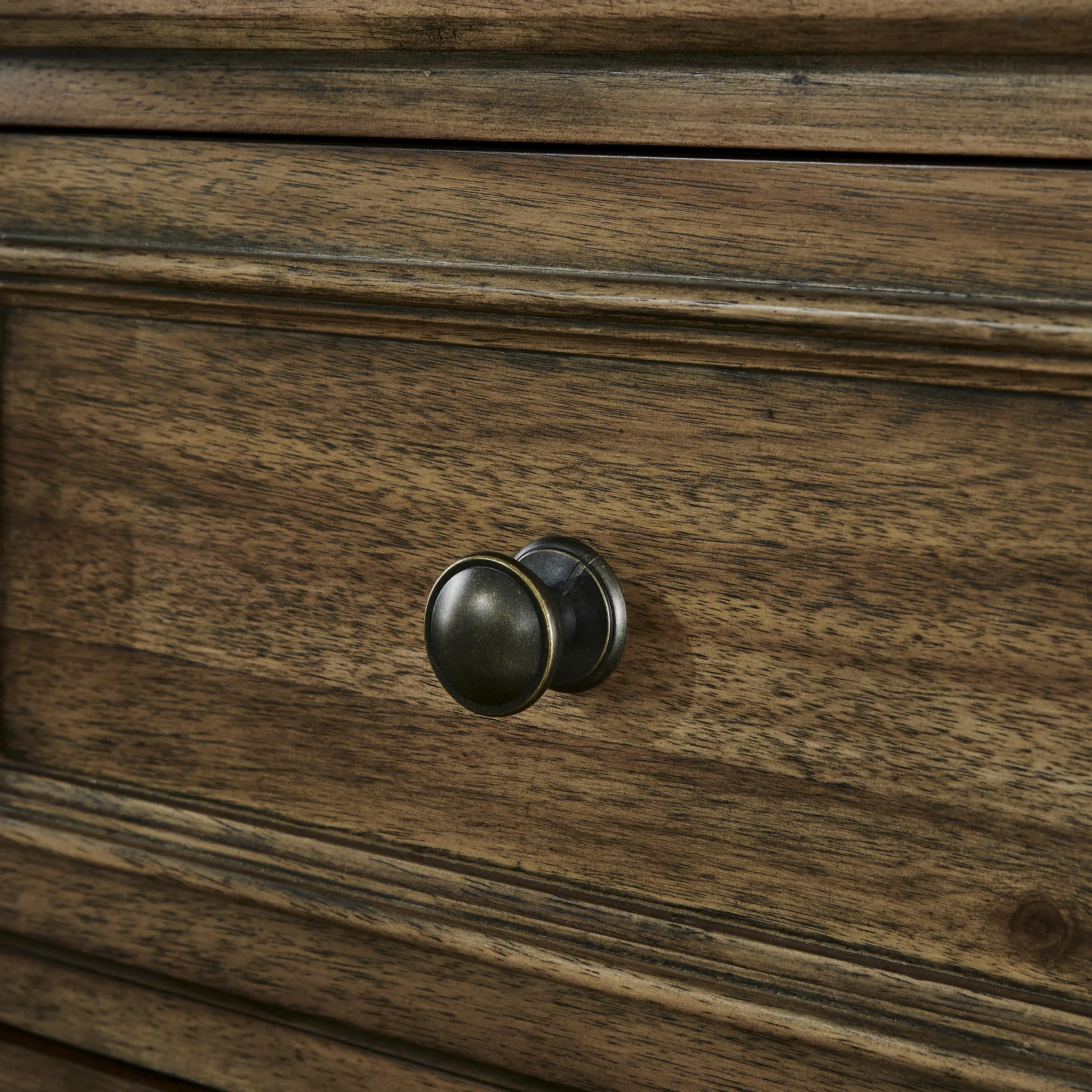 Benchcraft Sturlayne Server D787-60
