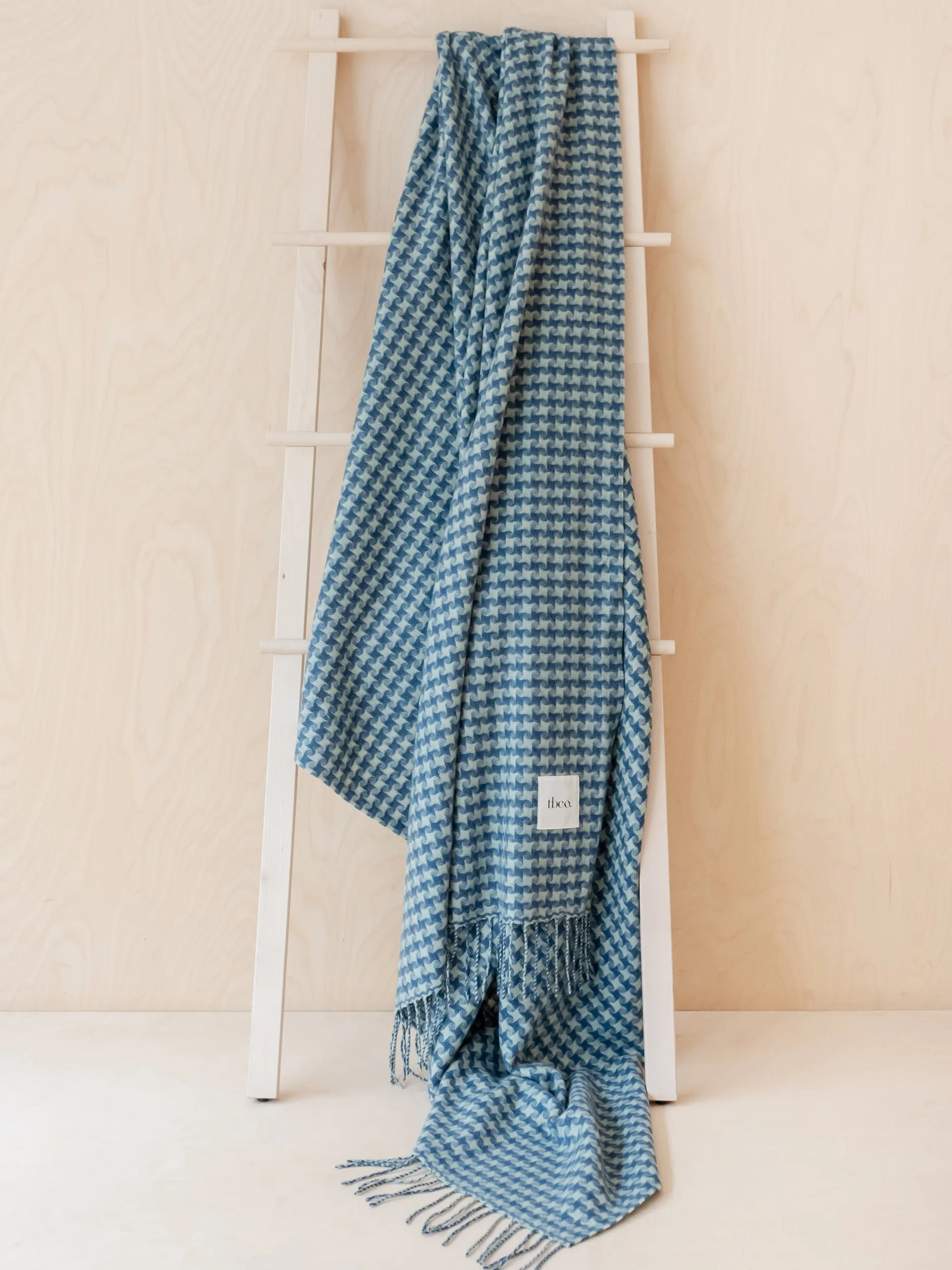 Cashmere blanket in green star houndstooth