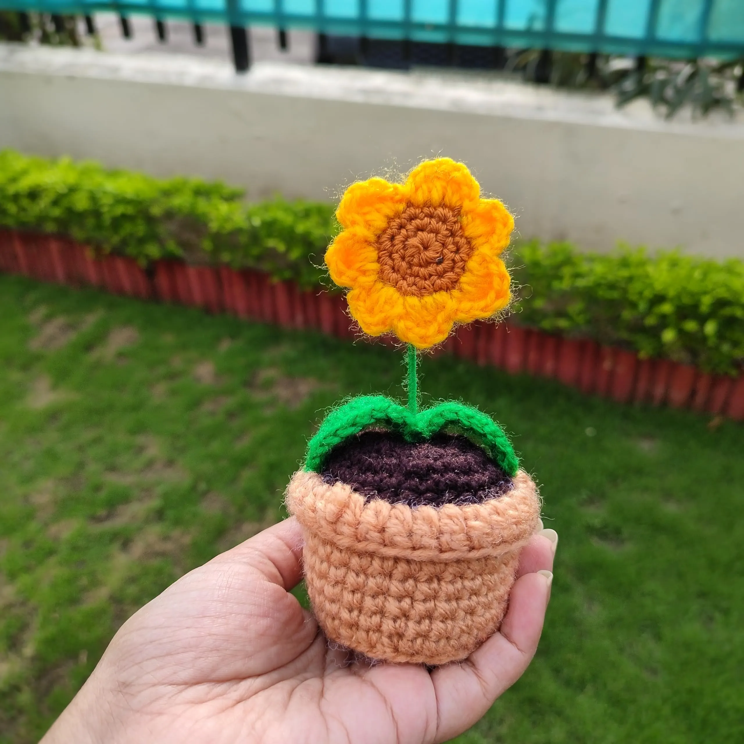 CocoCreates Forever Mini Sunflower vase- Everlasting, Washable, eco-Friendly