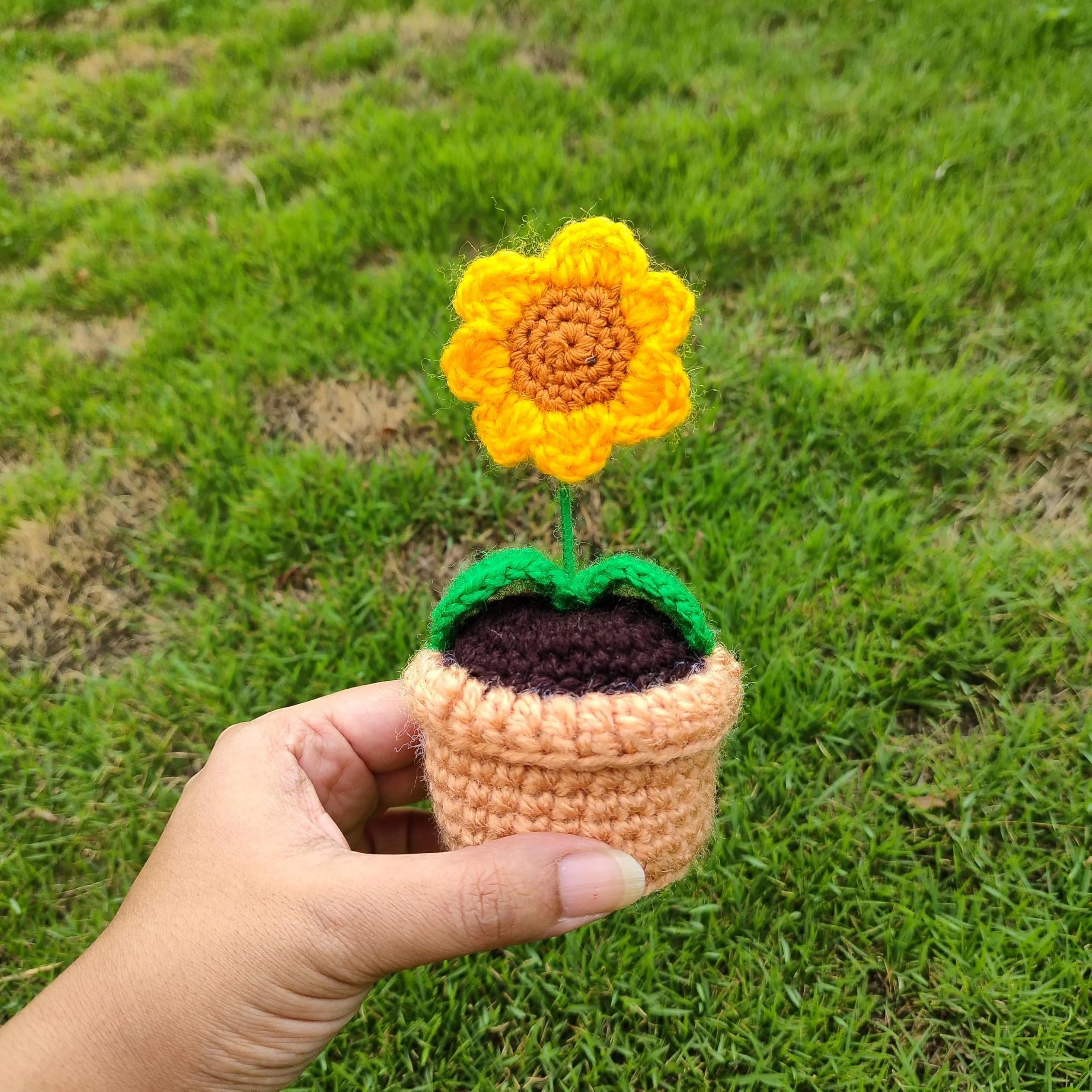 CocoCreates Forever Mini Sunflower vase- Everlasting, Washable, eco-Friendly