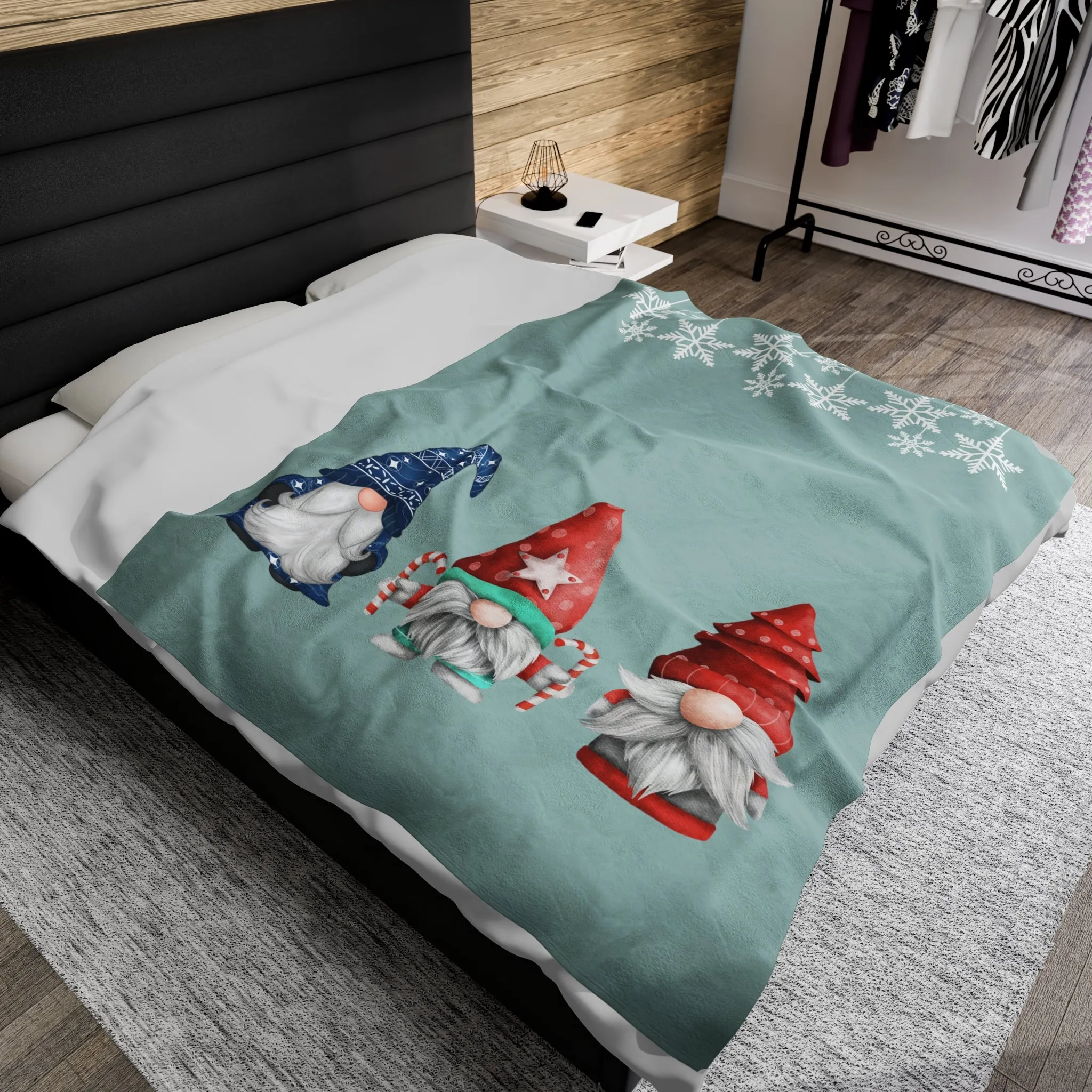 Gnome Holiday Plush Blanket Throw
