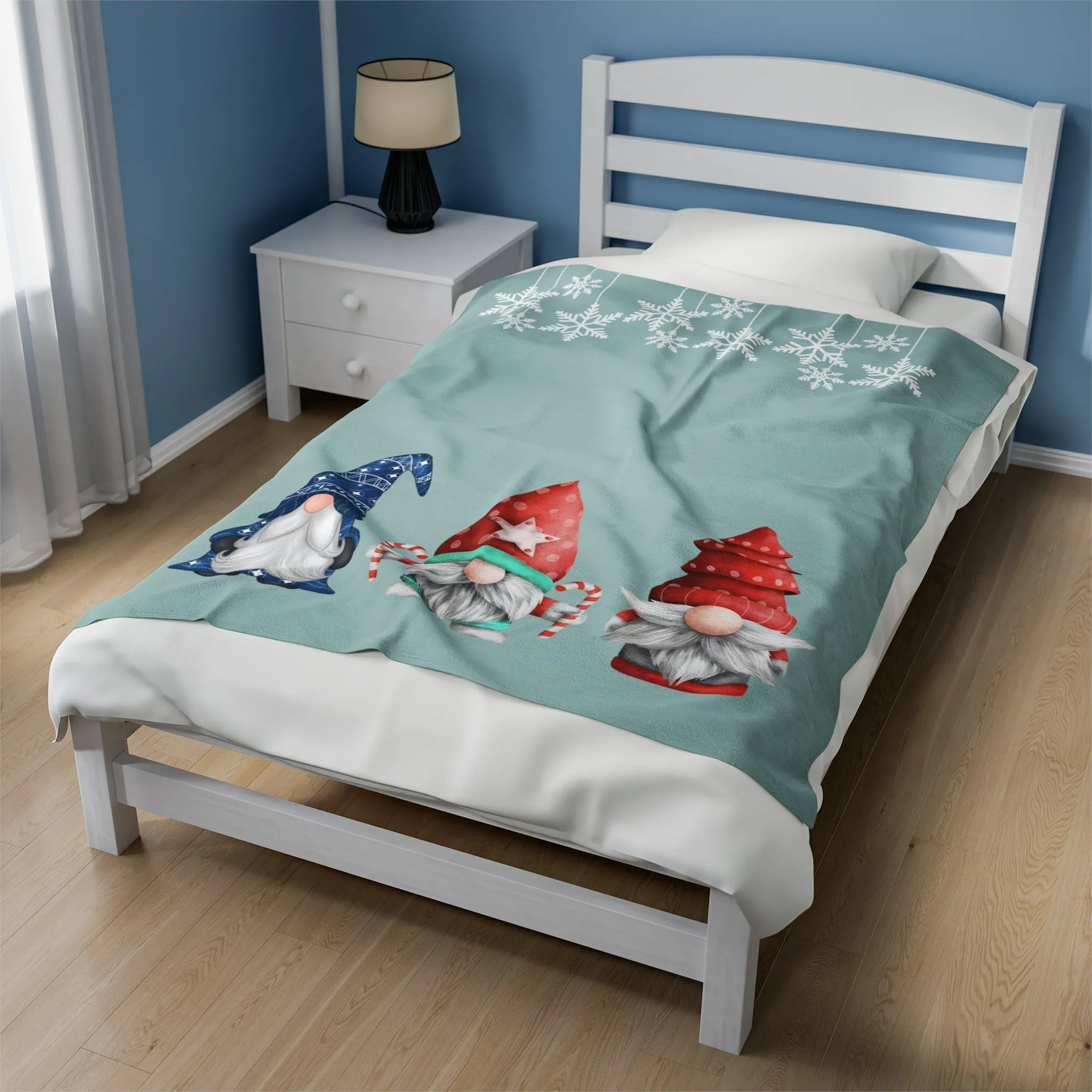 Gnome Holiday Plush Blanket Throw
