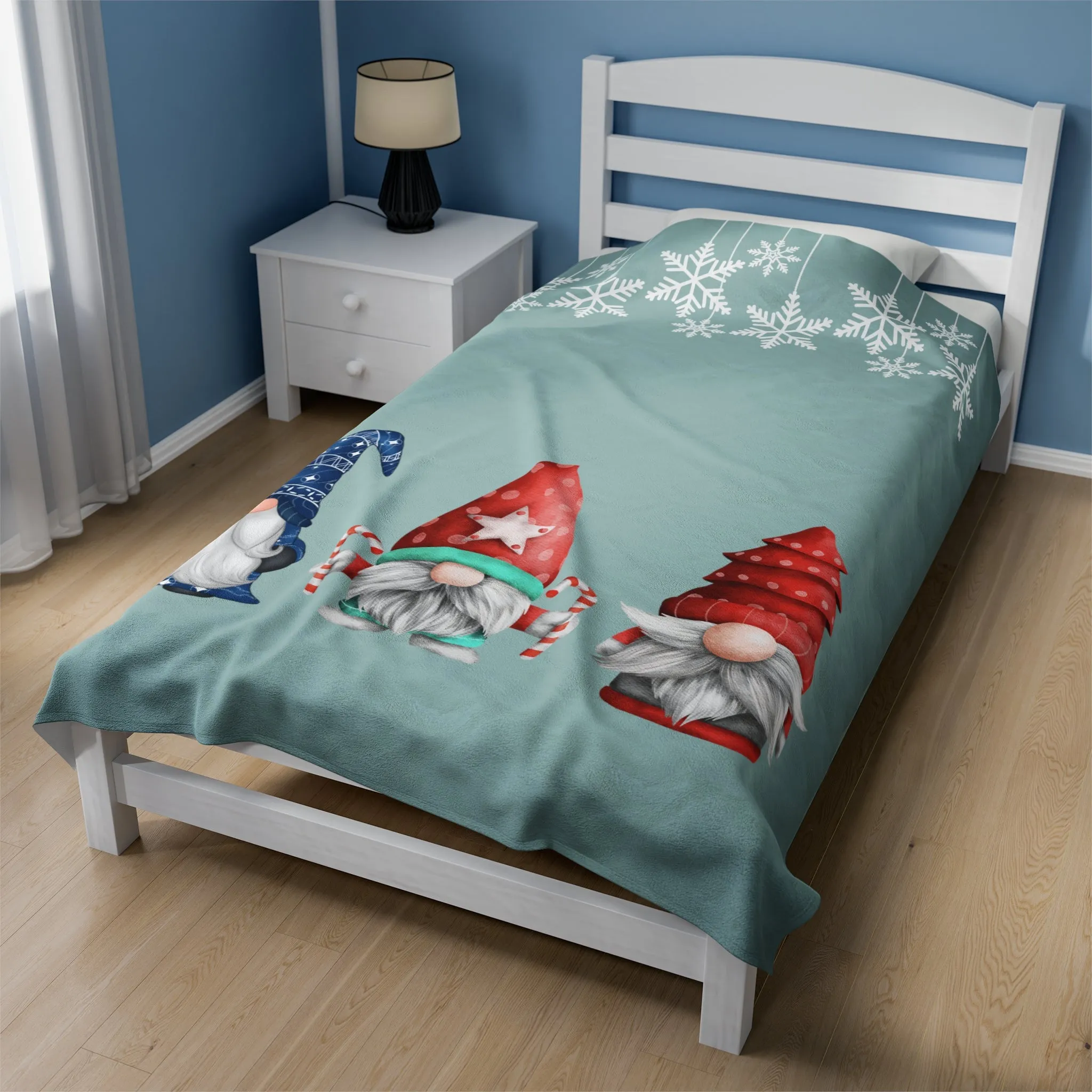 Gnome Holiday Plush Blanket Throw