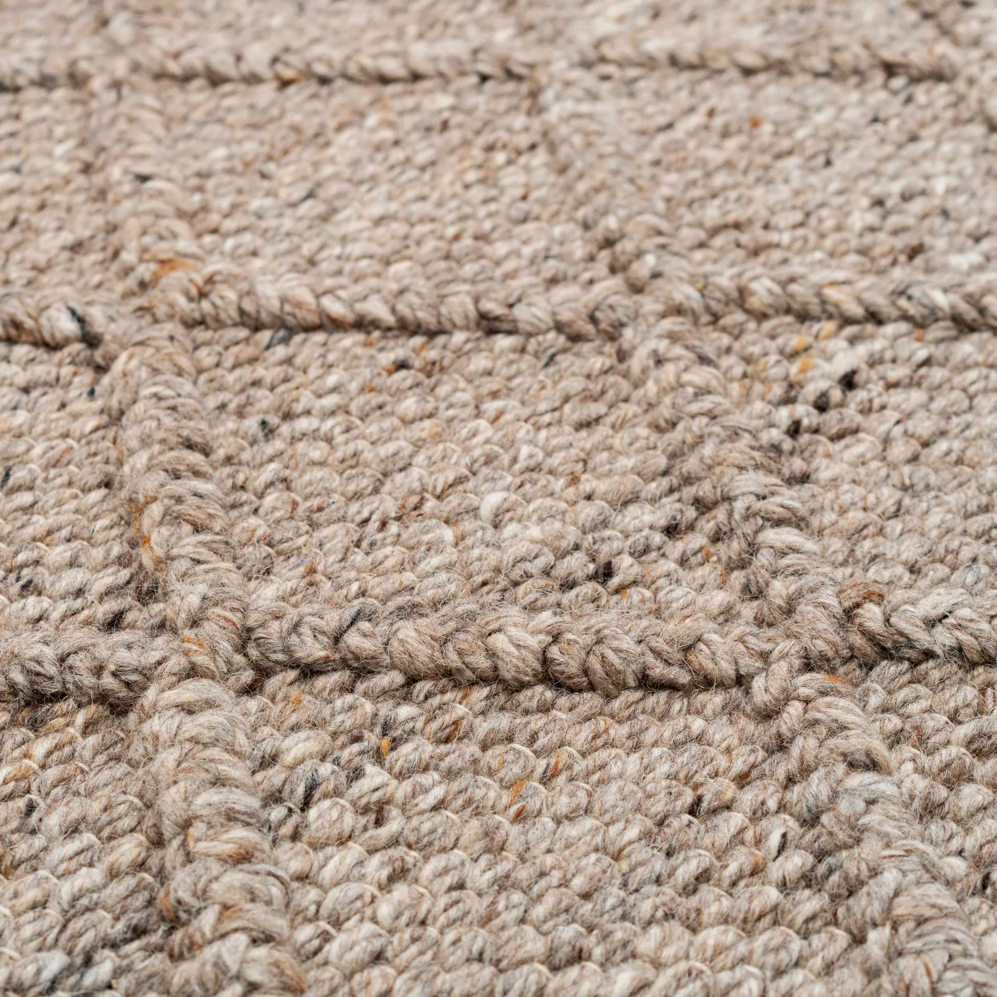 Handmade Beige Trellis Wool Area Rug - Diamond
