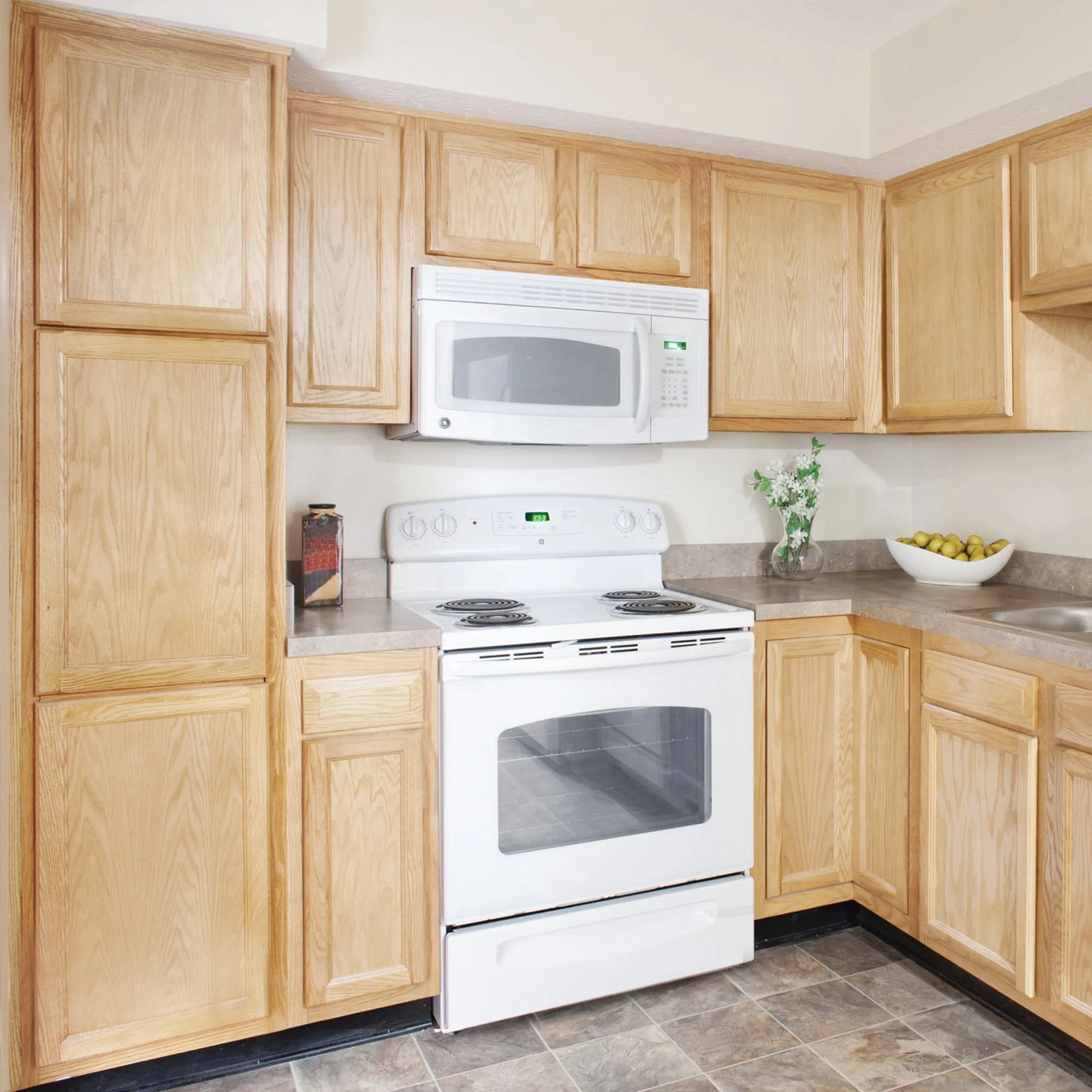 Kitchen Cabinet - Shaker Cabinet Sample Door - Chadwood Shaker