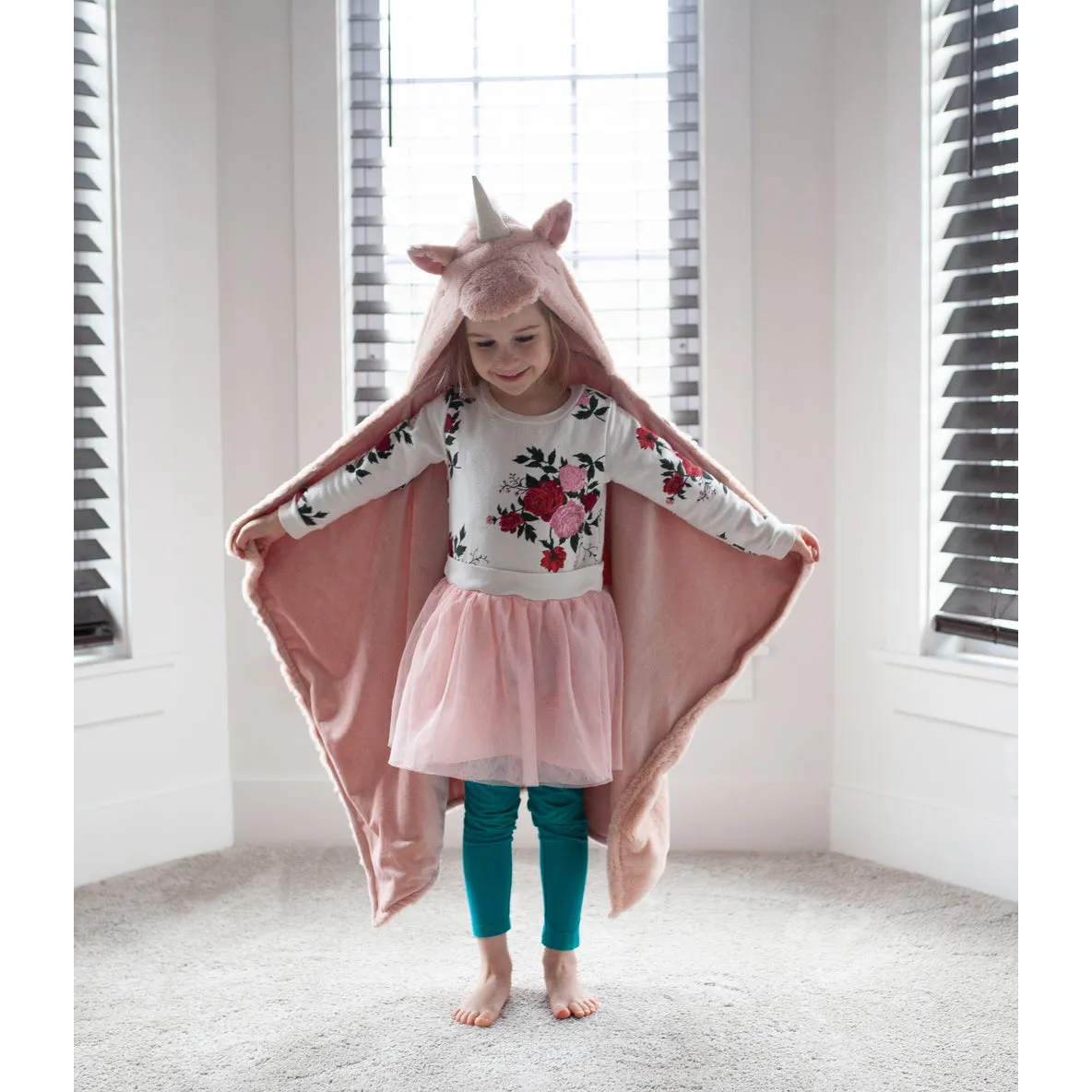 Mon Ami Uliana Unicorn Hooded Blanket