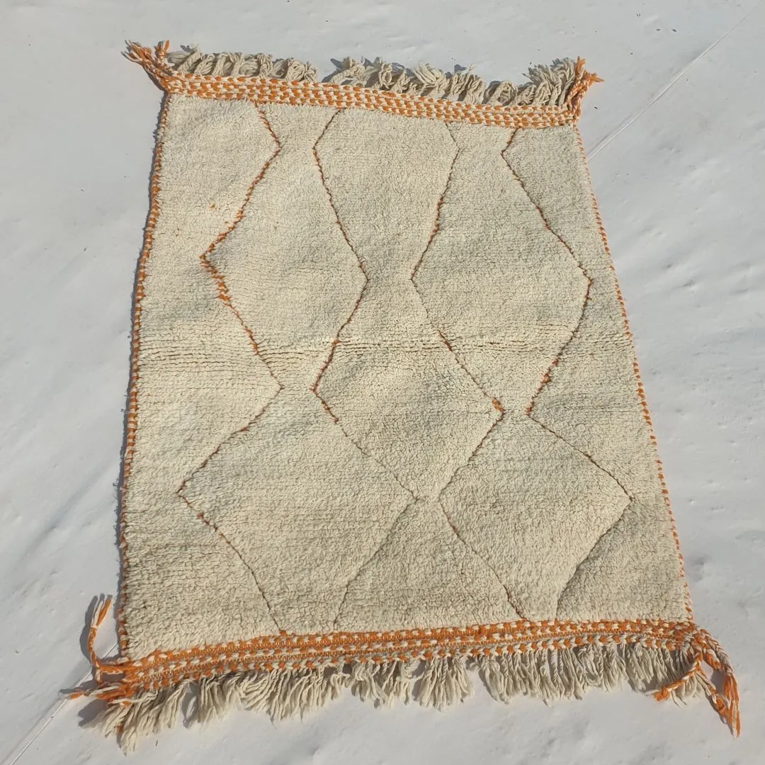 Narima | White Moroccan Rug 3x5 Beni Ourain Ultra Soft | 3'71x5'02 Ft | 113x153 cm