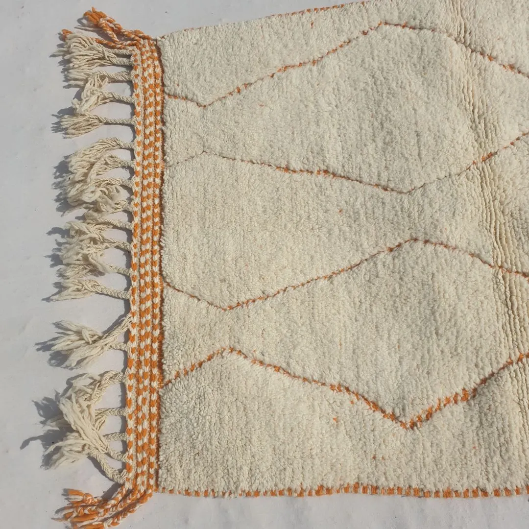 Narima | White Moroccan Rug 3x5 Beni Ourain Ultra Soft | 3'71x5'02 Ft | 113x153 cm