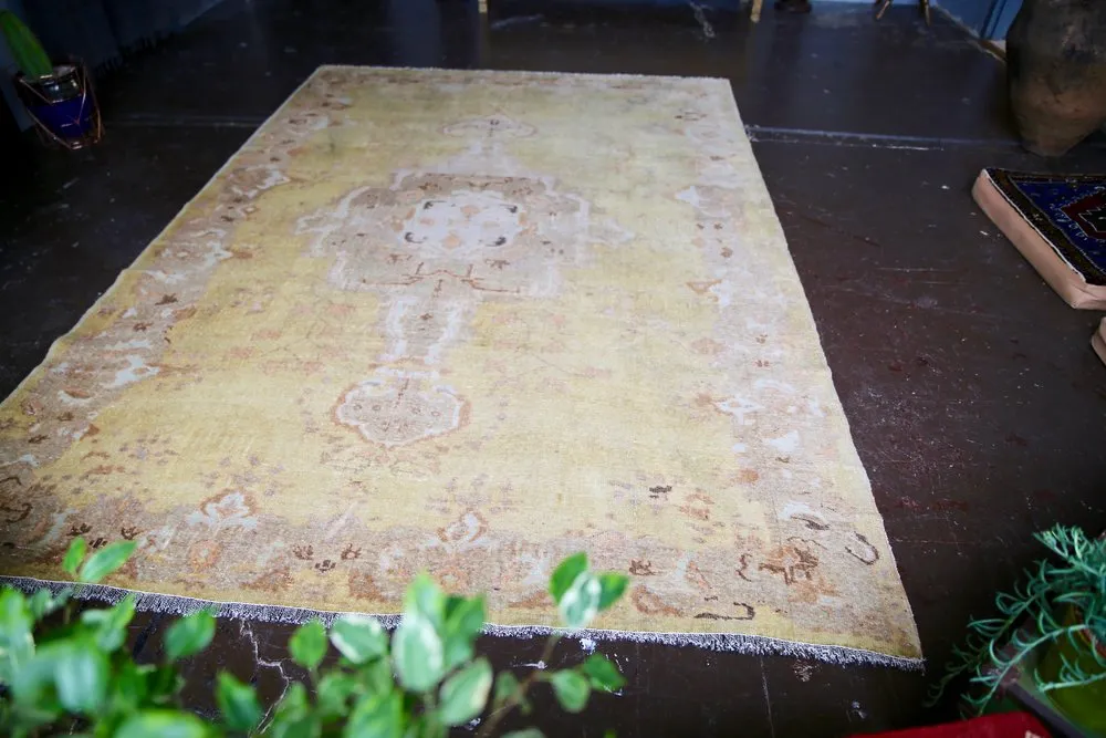 Old Oushak Rug 6.10ftx10ft