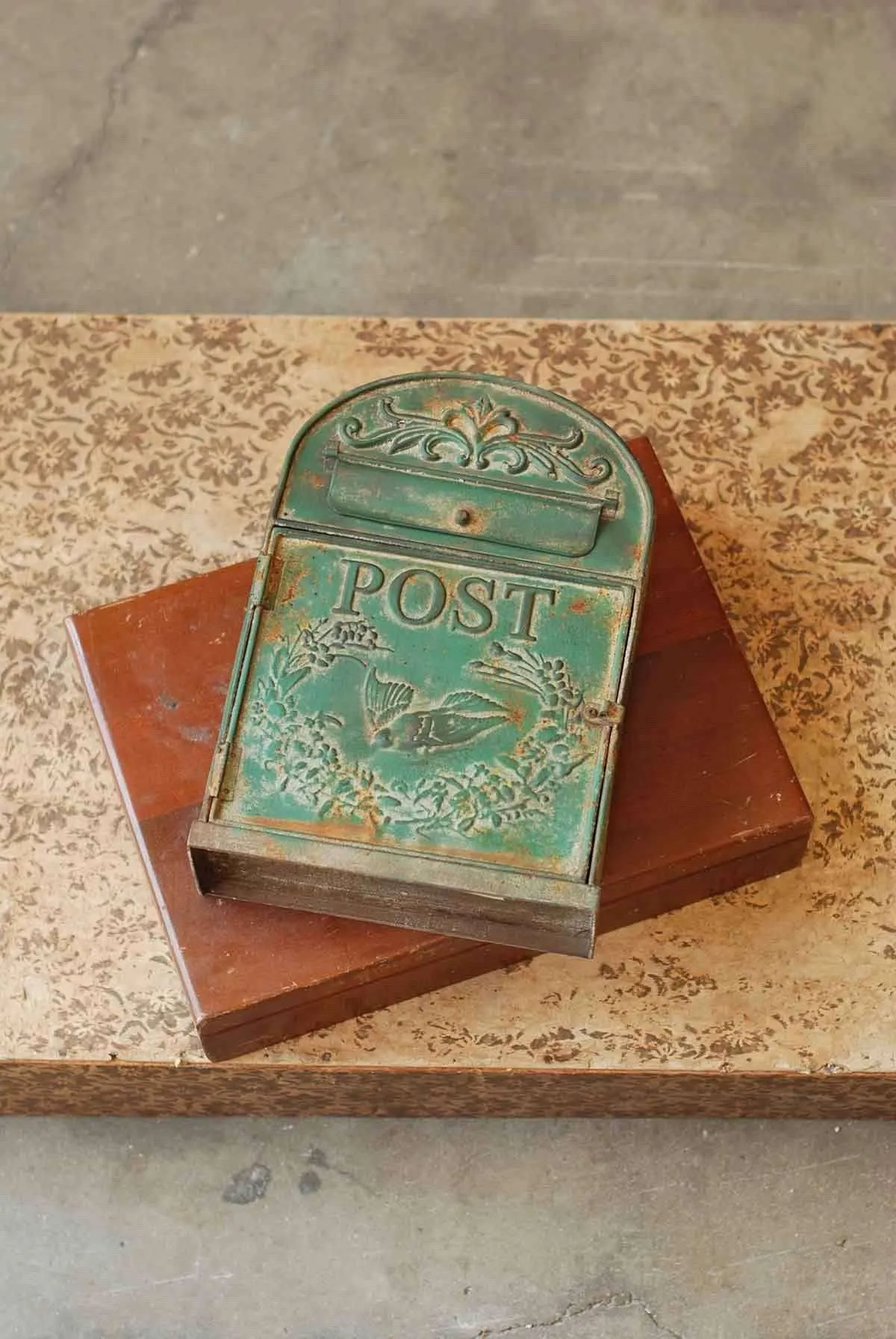 Rounded Bird Post Box