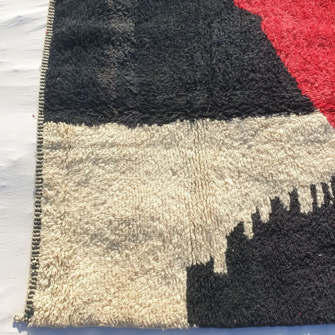 Saida | Moroccan Beni rug 6x9 Ultra Soft | Black White Red Beni Ouarain | 9x6'56 Ft | 280x200 cm