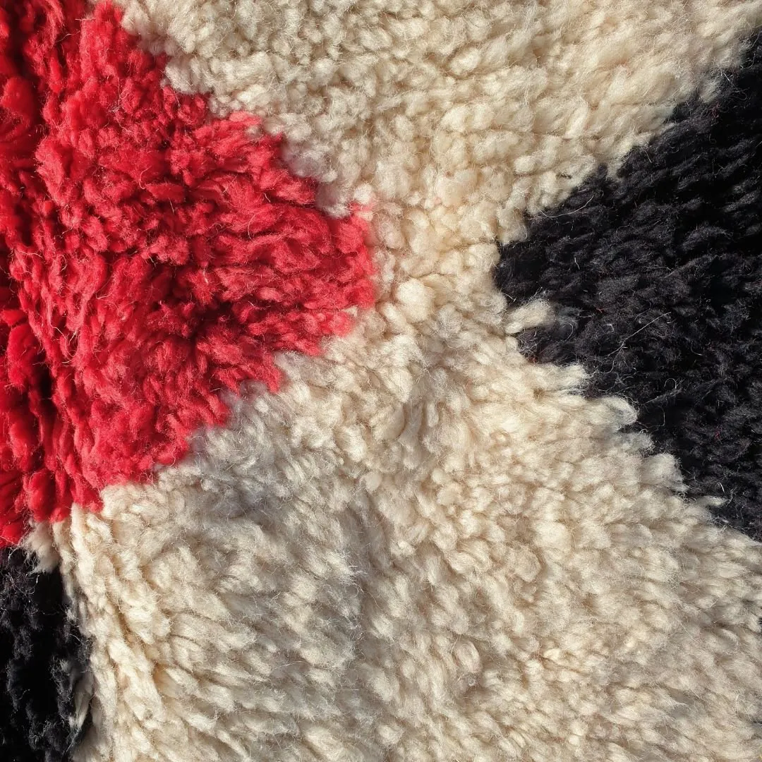 Saida | Moroccan Beni rug 6x9 Ultra Soft | Black White Red Beni Ouarain | 9x6'56 Ft | 280x200 cm