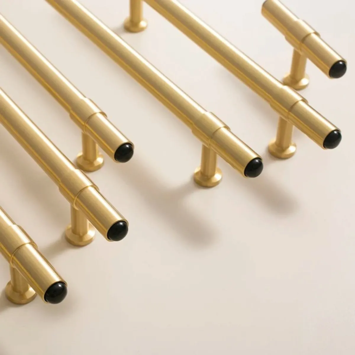 Sakas Knob & Pull Bar