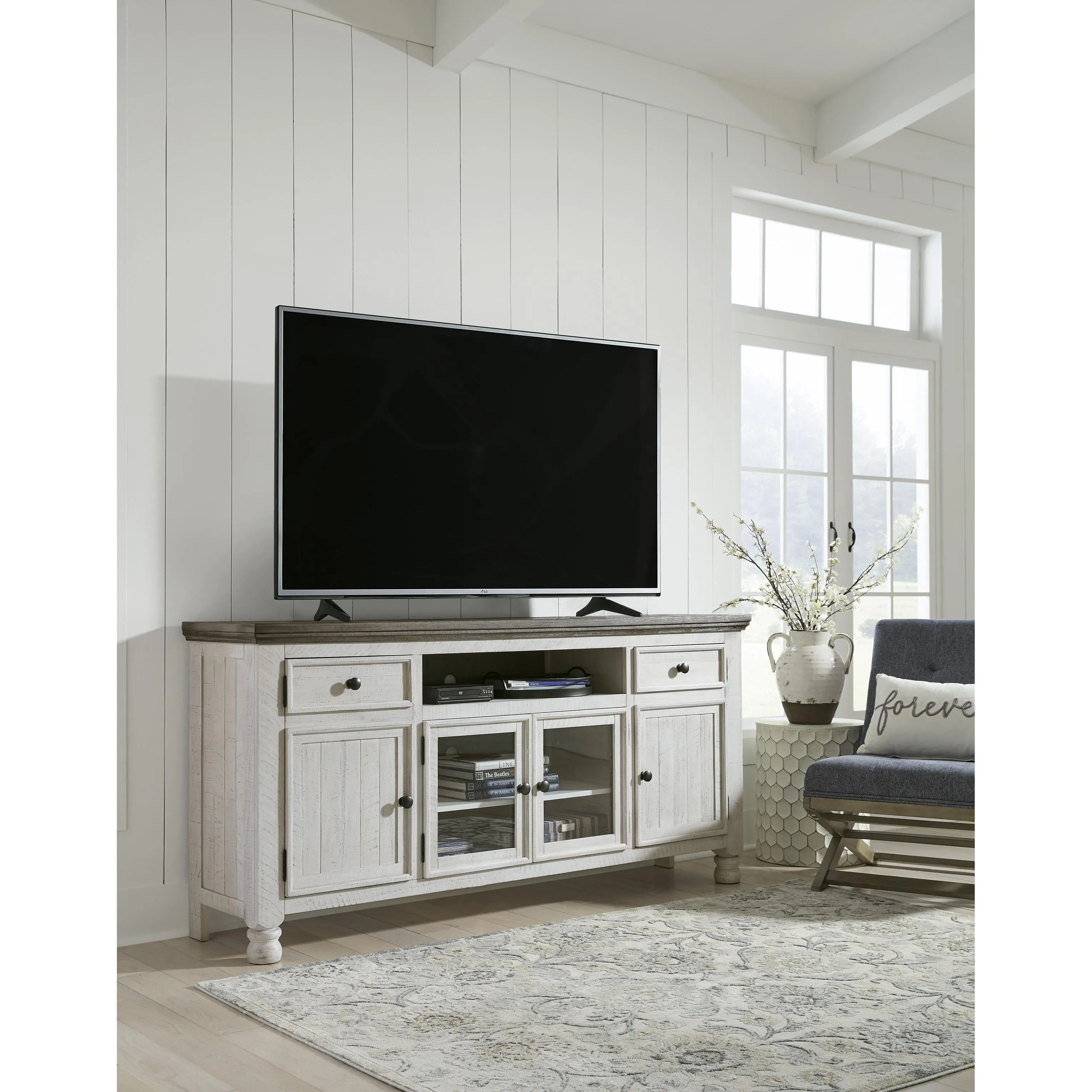 Signature Design by Ashley Havalance TV Stand W814-68