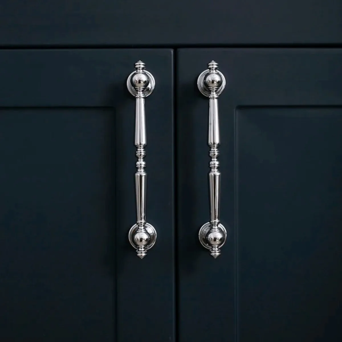 Vilak Knob & Pull Bar
